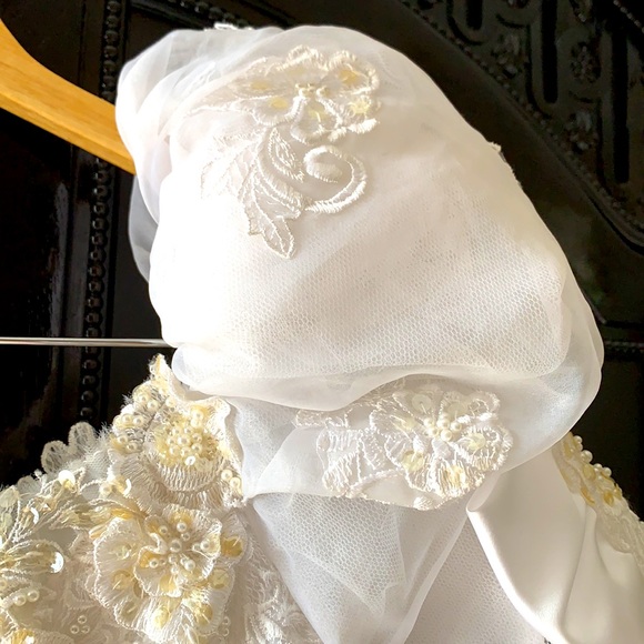 PRICE DROP!❤️Wedding dress + veil! exquisite detail to design your own gown!!! - Picture 7 of 12